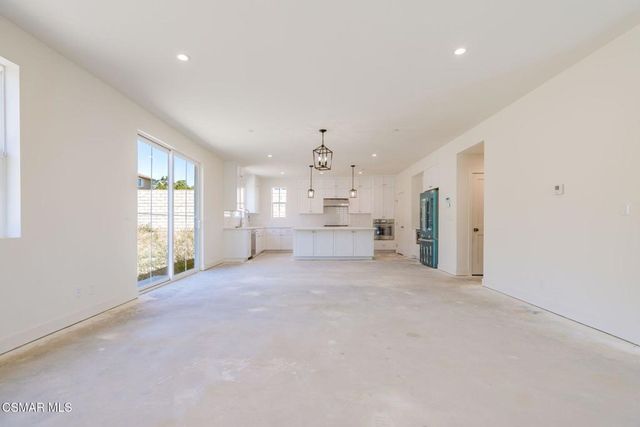 4687 Summit Avenue, Simi Valley, CA 93063
