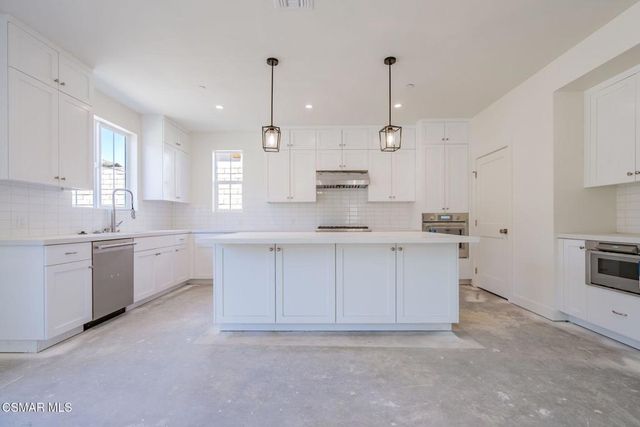 4687 Summit Avenue, Simi Valley, CA 93063