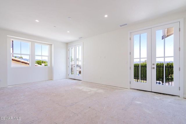 4687 Summit Avenue, Simi Valley, CA 93063