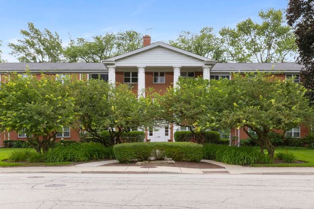 809 E Miner Street 1B, Arlington Heights, IL 60004