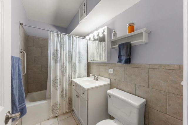 809 E Miner Street 1B, Arlington Heights, IL 60004
