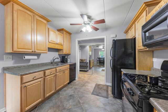 809 E Miner Street 1B, Arlington Heights, IL 60004