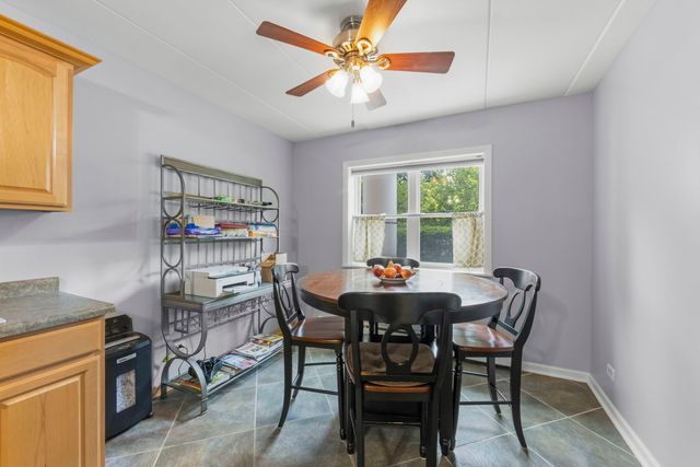 809 E Miner Street 1B, Arlington Heights, IL 60004