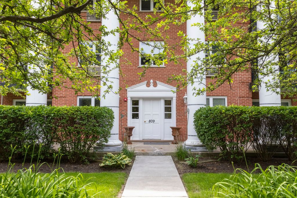 809 E Miner Street 1B, Arlington Heights, IL 60004