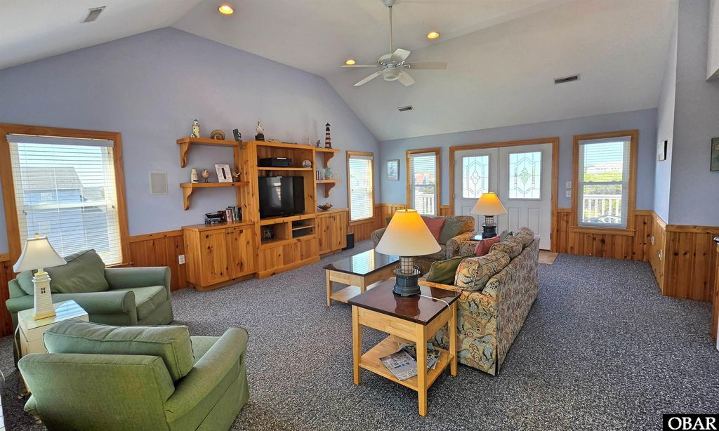 Image 8 of property listing at 1313 S Memorial Boulevard Lot 10, Kill Devil Hills, NC 27948