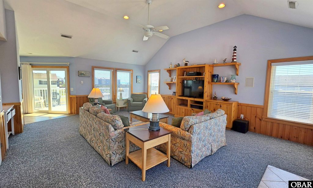 Image 10 of property listing at 1313 S Memorial Boulevard Lot 10, Kill Devil Hills, NC 27948