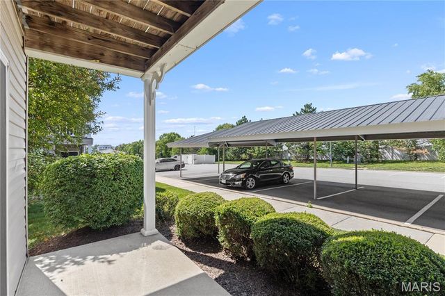 7100 Spring Creek Lane, O'fallon, MO 63368
