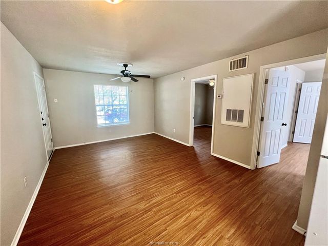 2402 Jaguar Drive B, Bryan, TX 77807