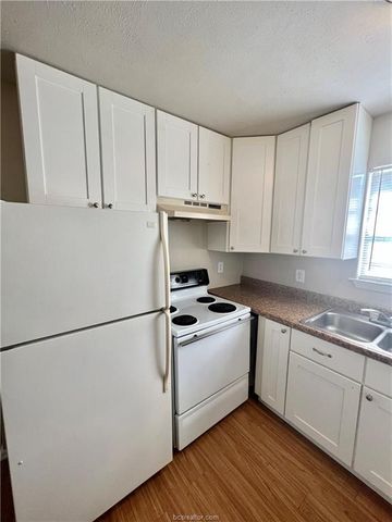 2402 Jaguar Drive B, Bryan, TX 77807