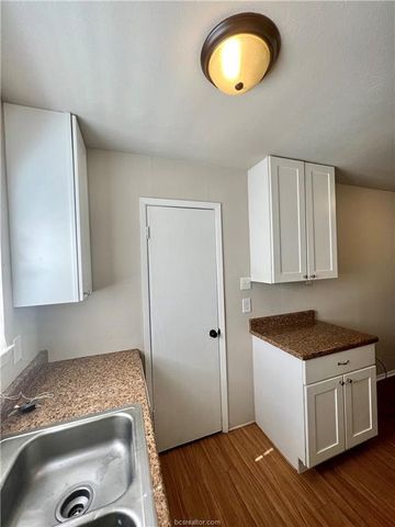 2402 Jaguar Drive B, Bryan, TX 77807