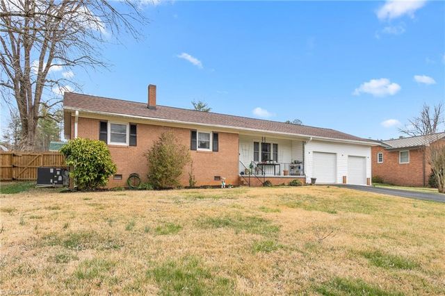 943 Maurine Drive, Asheboro, NC 27205