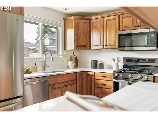 11731 LONGSTANDING Ct, Oregon City, OR 97045