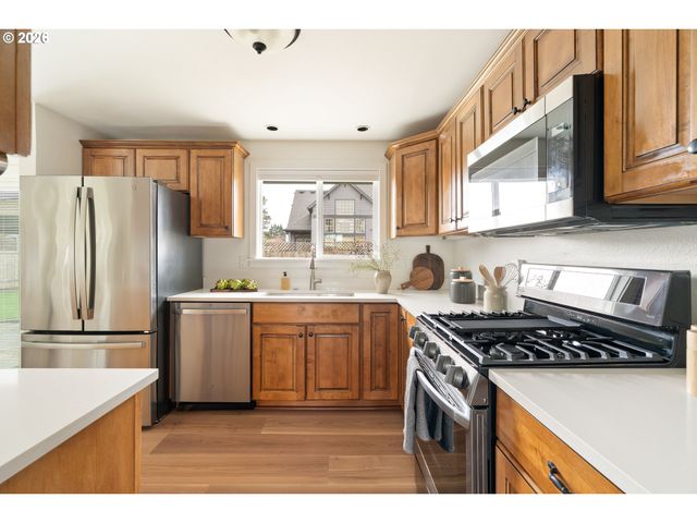 11731 LONGSTANDING Ct, Oregon City, OR 97045