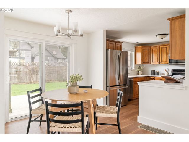 11731 LONGSTANDING Ct, Oregon City, OR 97045