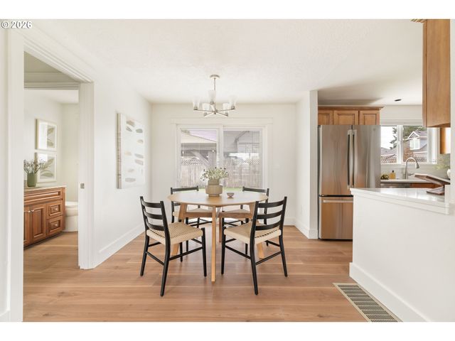 11731 LONGSTANDING Ct, Oregon City, OR 97045