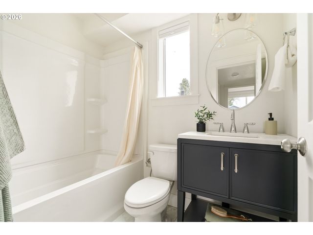 11731 LONGSTANDING Ct, Oregon City, OR 97045