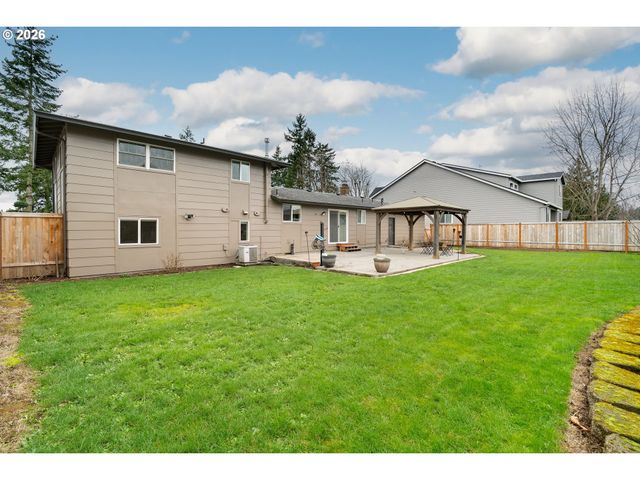 11731 LONGSTANDING Ct, Oregon City, OR 97045