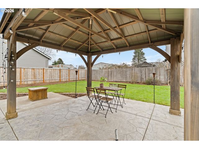 11731 LONGSTANDING Ct, Oregon City, OR 97045