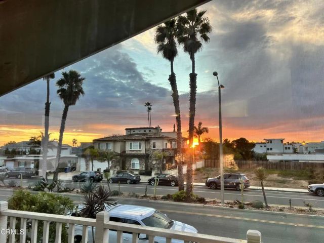 2827 Pierpont Boulevard, Ventura, CA 93001