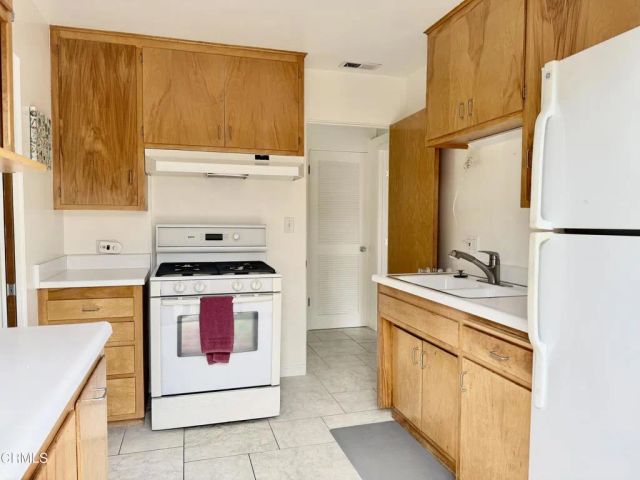 2827 Pierpont Boulevard, Ventura, CA 93001