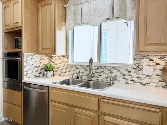 2827 Pierpont Boulevard, Ventura, CA 93001