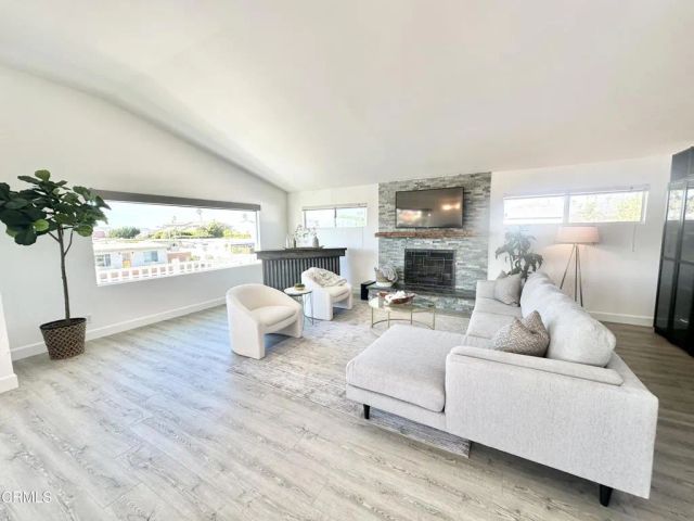 2827 Pierpont Boulevard, Ventura, CA 93001