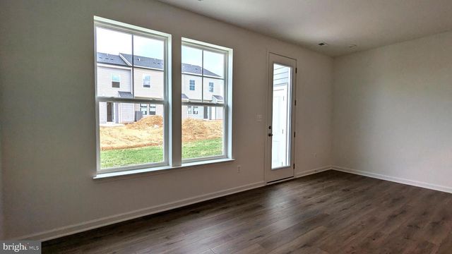 27 TOWTON PL, Charles Town, WV 25414