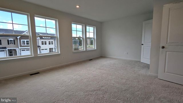 27 TOWTON PL, Charles Town, WV 25414