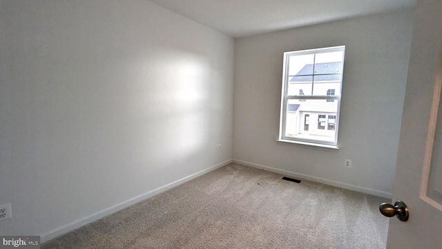 27 TOWTON PL, Charles Town, WV 25414
