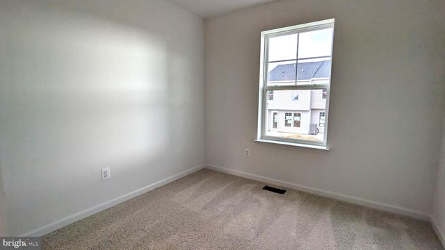 27 TOWTON PL, Charles Town, WV 25414