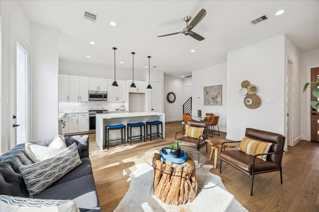1914 Luna Woods Lane, Houston, TX 77055