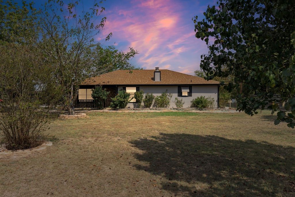 811 County Road 3341 S, Sulphur Springs, TX 75482