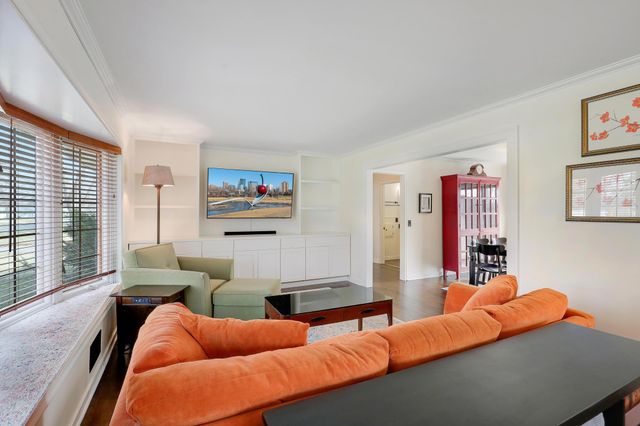 9131 12th Avenue S, Bloomington, MN 55425