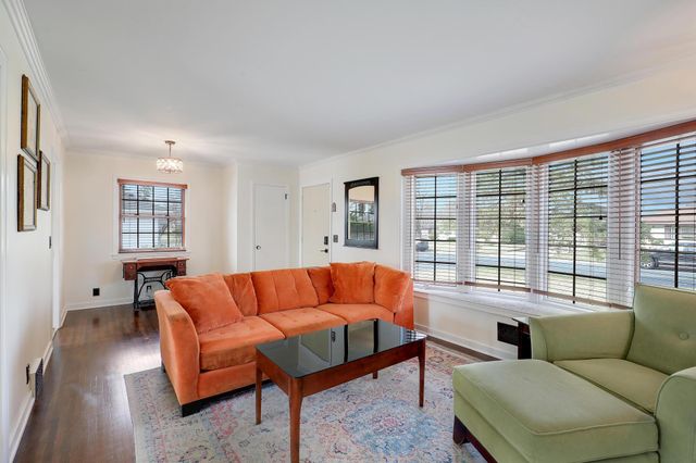 9131 12th Avenue S, Bloomington, MN 55425