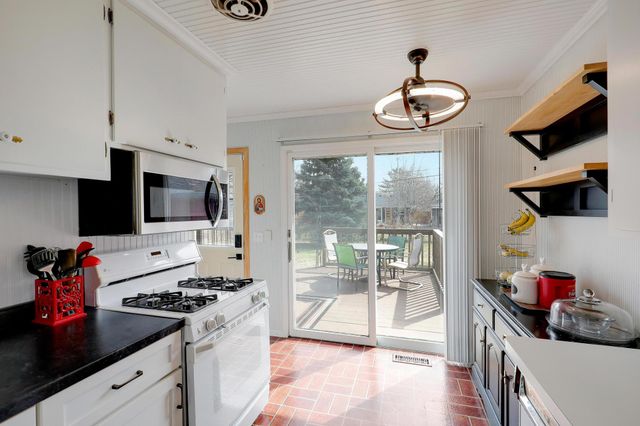 9131 12th Avenue S, Bloomington, MN 55425