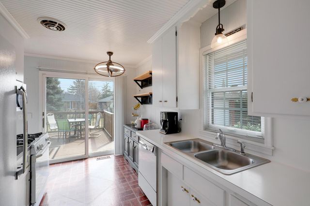 9131 12th Avenue S, Bloomington, MN 55425