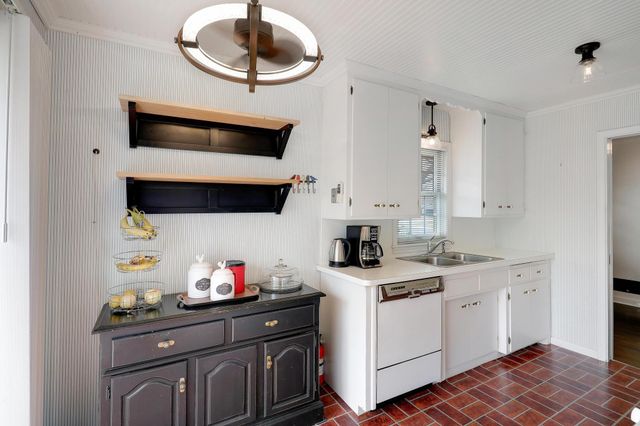 9131 12th Avenue S, Bloomington, MN 55425