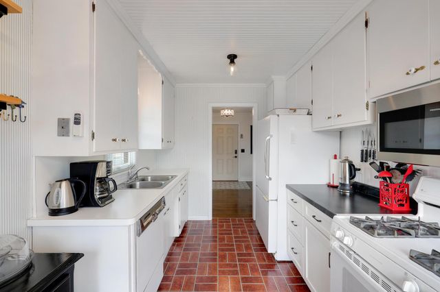 9131 12th Avenue S, Bloomington, MN 55425