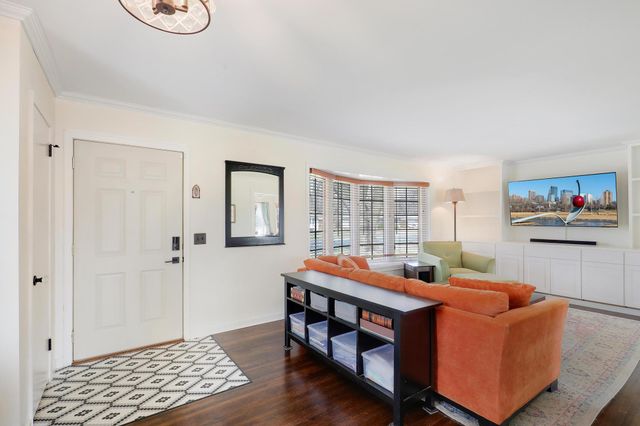 9131 12th Avenue S, Bloomington, MN 55425