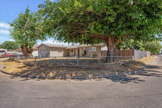 13015 Gregory Avenue, Tulare, CA 93274