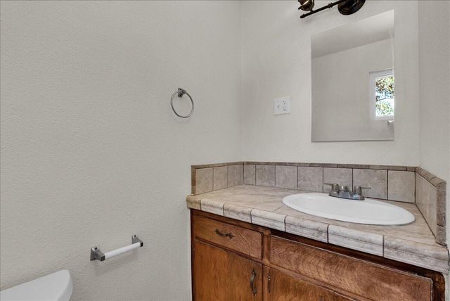 13015 Gregory Avenue, Tulare, CA 93274