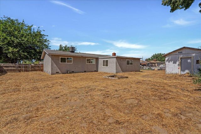 13015 Gregory Avenue, Tulare, CA 93274