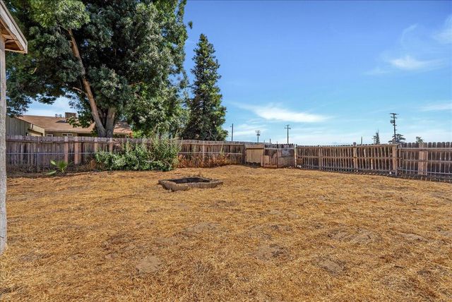 13015 Gregory Avenue, Tulare, CA 93274