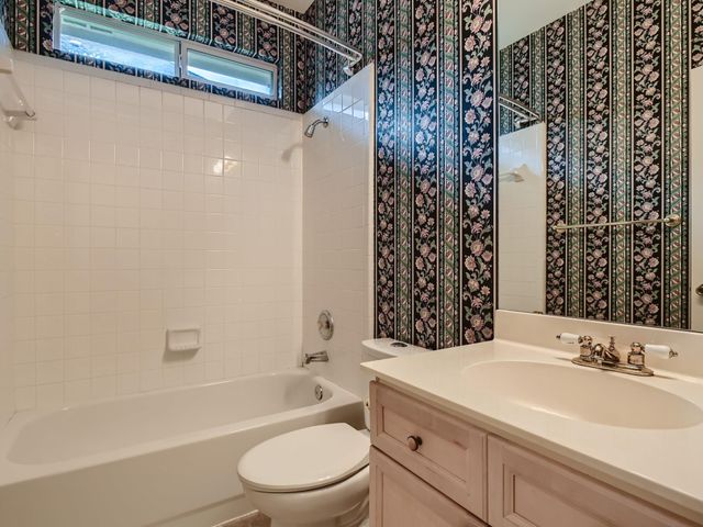 11918 Loomis DR, Austin, TX 78738
