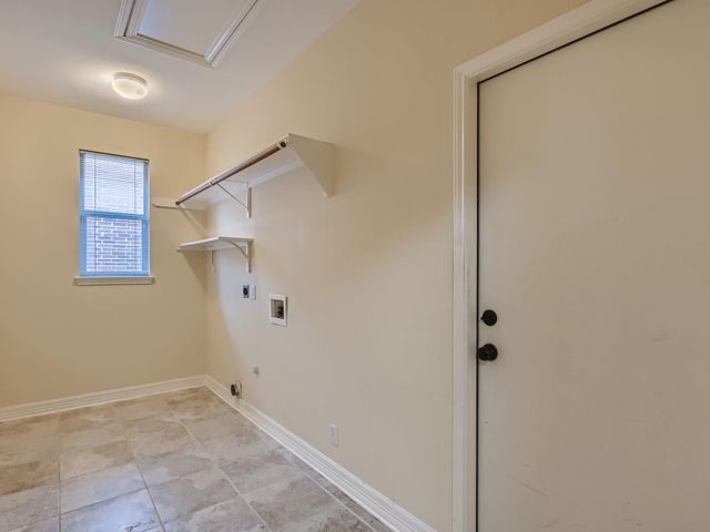 11918 Loomis DR, Austin, TX 78738