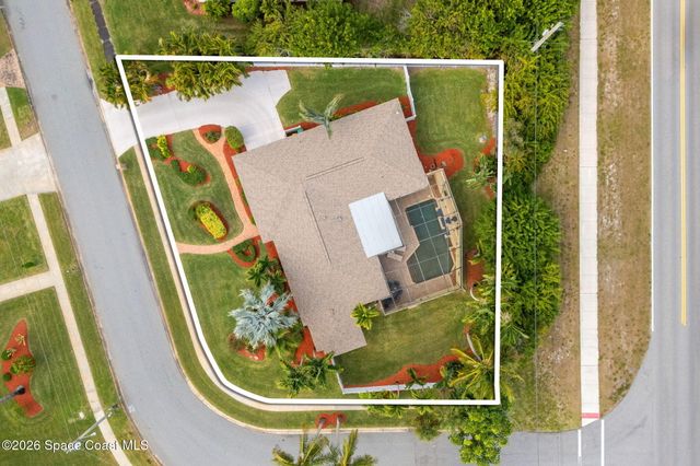 704 Malibu Lane, Indialantic, FL 32903