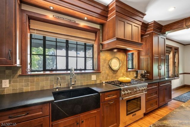 10 Cedar St, Bernards Twp., NJ 07920
