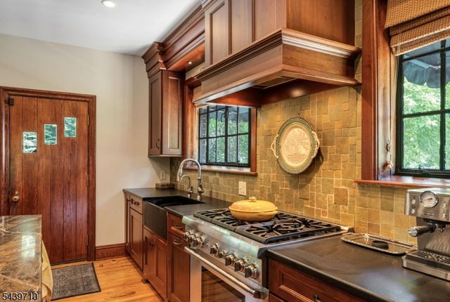 10 Cedar St, Bernards Twp., NJ 07920