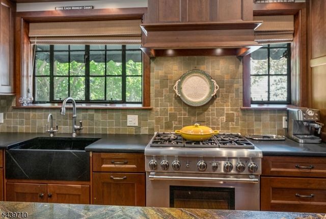 10 Cedar St, Bernards Twp., NJ 07920