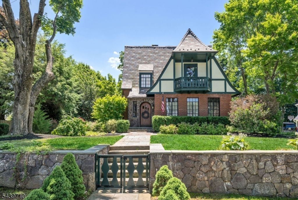 10 Cedar St, Bernards Twp., NJ 07920